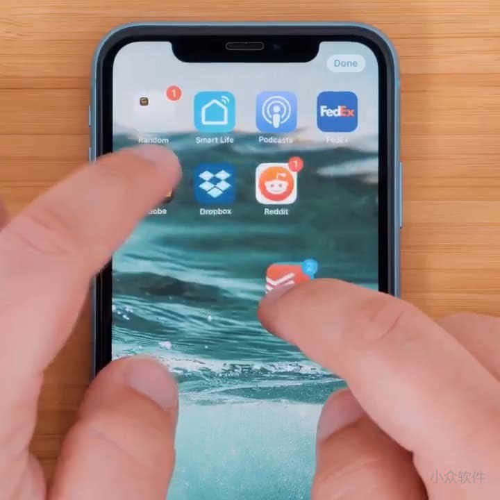 在 iPhone 上，如何一次移动多个应用图标？ - 小众软件
